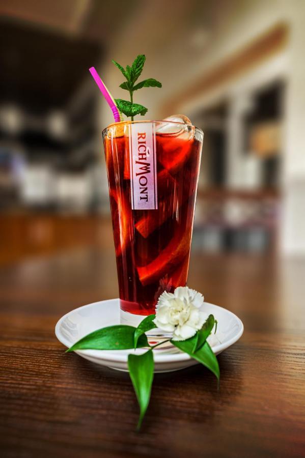 Hotel Stara Gorzelnia Licheń Esterno foto