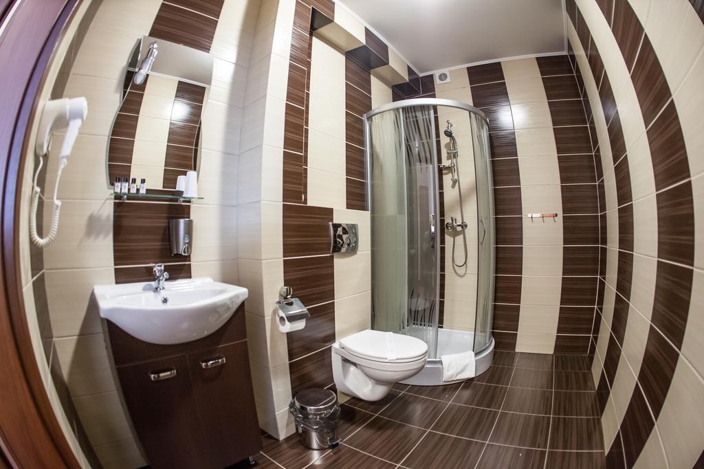 Hotel Stara Gorzelnia Licheń Camera foto