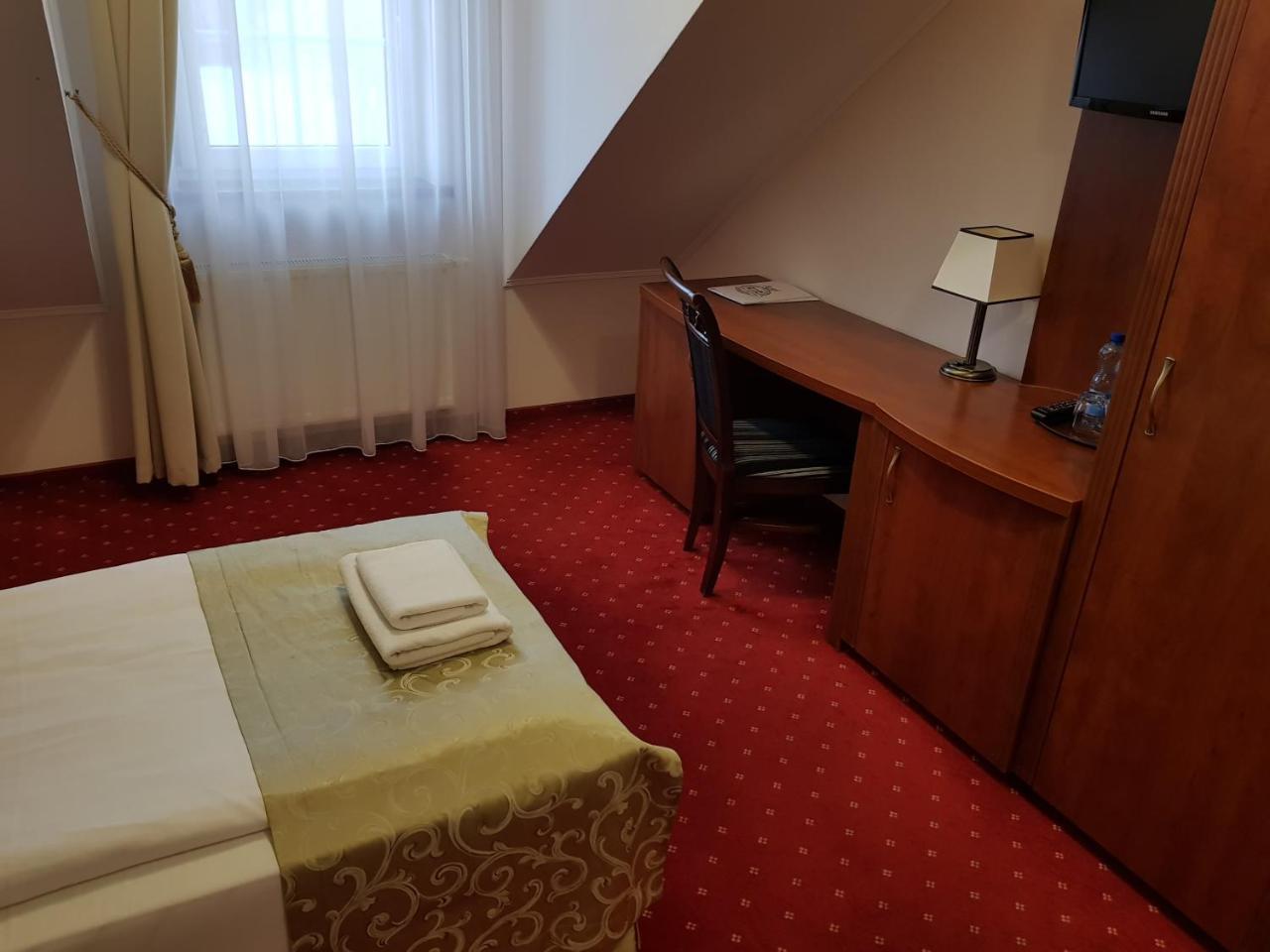 Hotel Stara Gorzelnia Licheń Esterno foto
