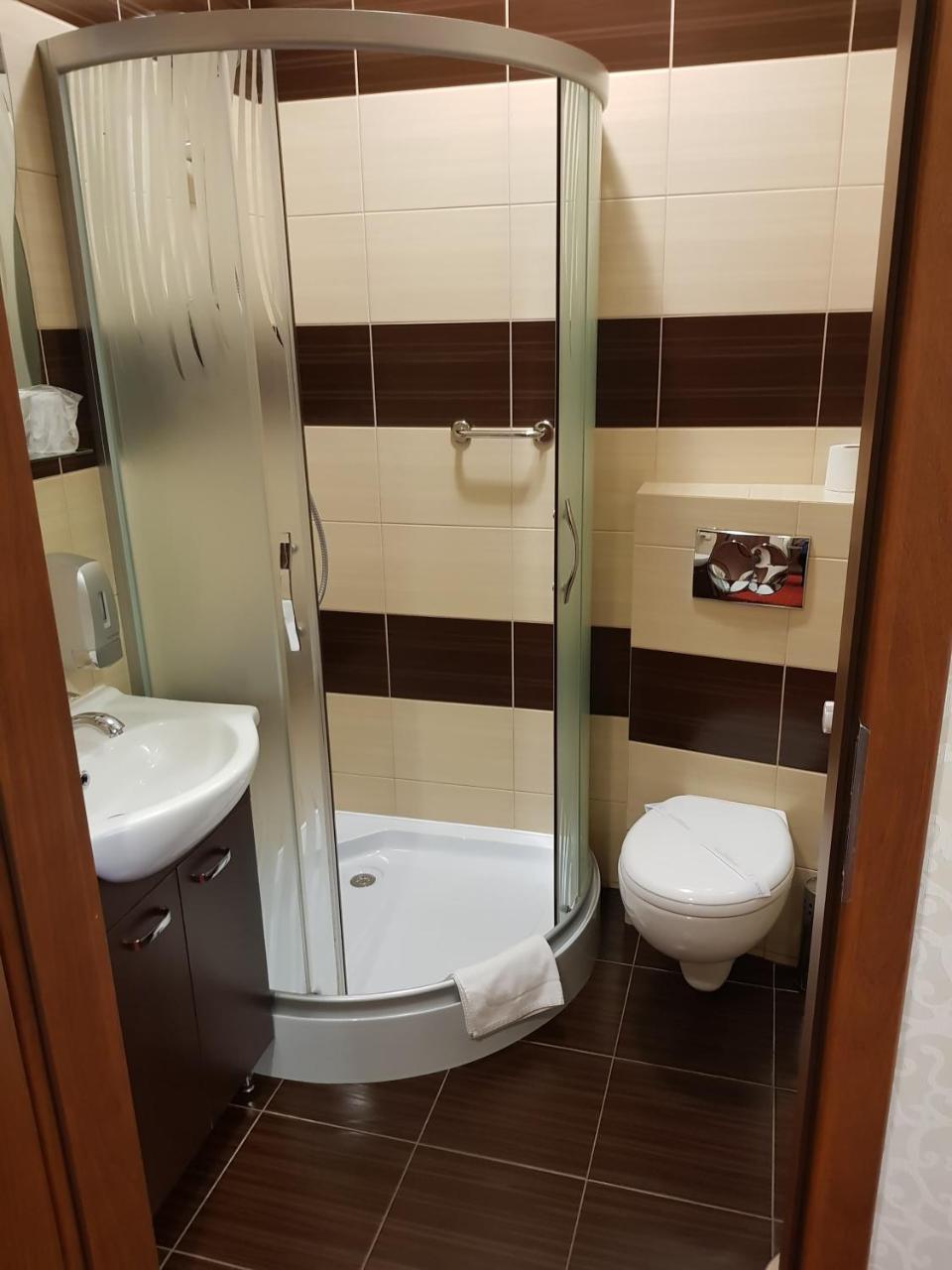Hotel Stara Gorzelnia Licheń Esterno foto